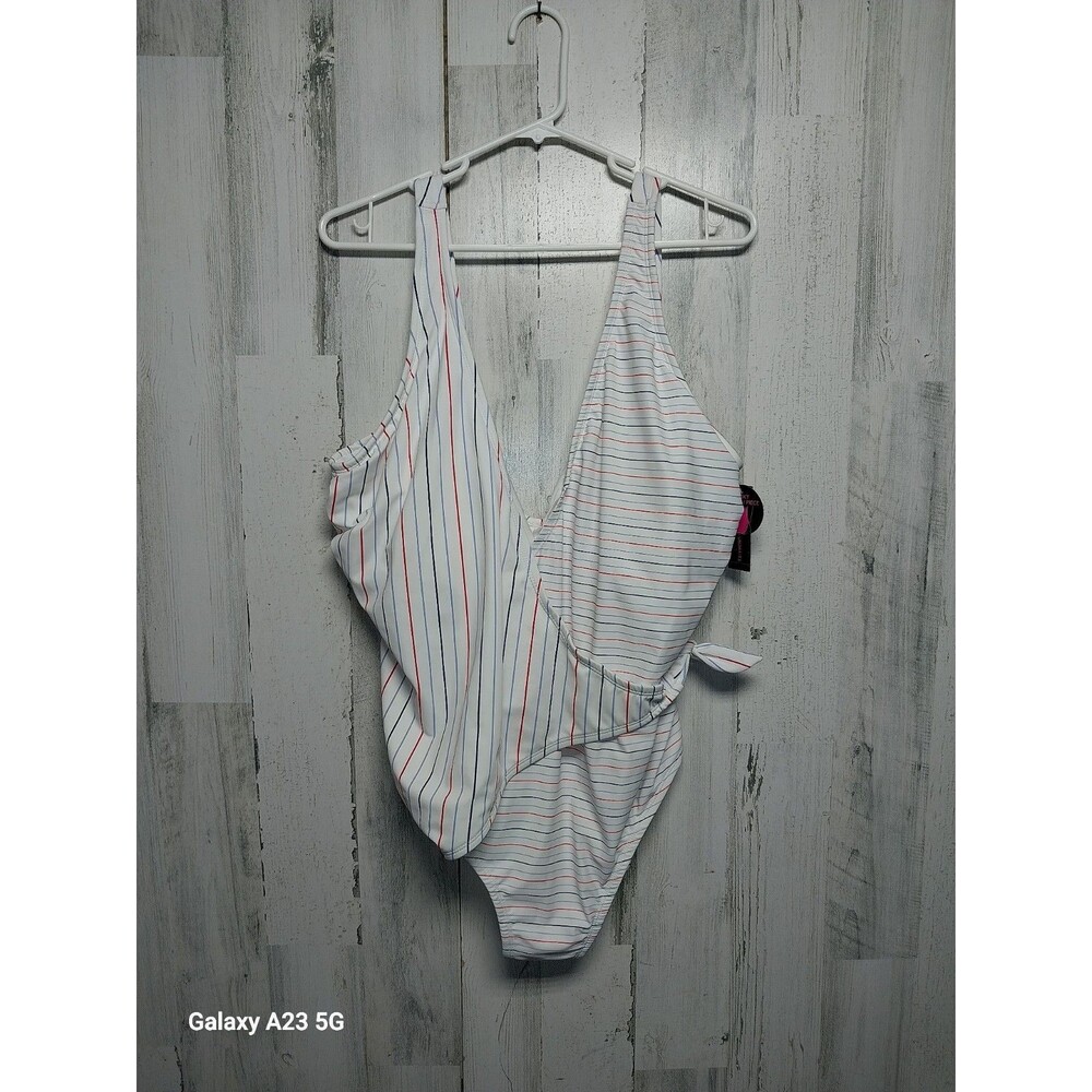 No Boundaries Womens White Striped Swimsuit Nwt Size 3X Arctic White Stripe